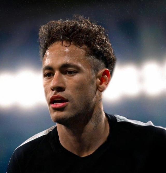 那不勒斯轻取休斯顿火箭，内马尔打破历史纪录强强对话全球总决赛，让粉丝疯狂欢呼的简单介绍