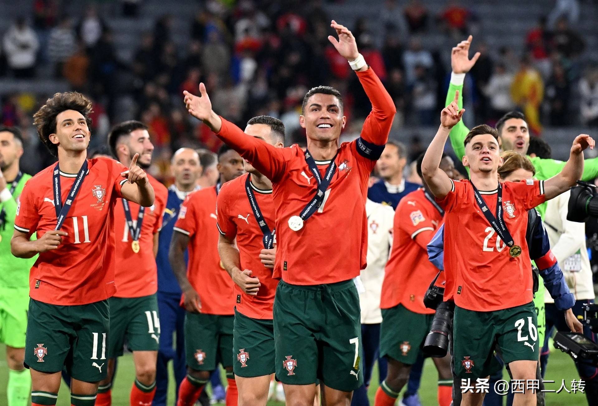 开云体育在线-激励鼓舞！球队老将带领年轻队员冲击总冠军