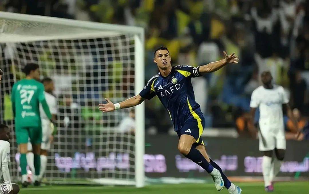 曼联完胜勒沃库森,C罗状态火热 曼联完胜勒沃库森,C罗状态火热