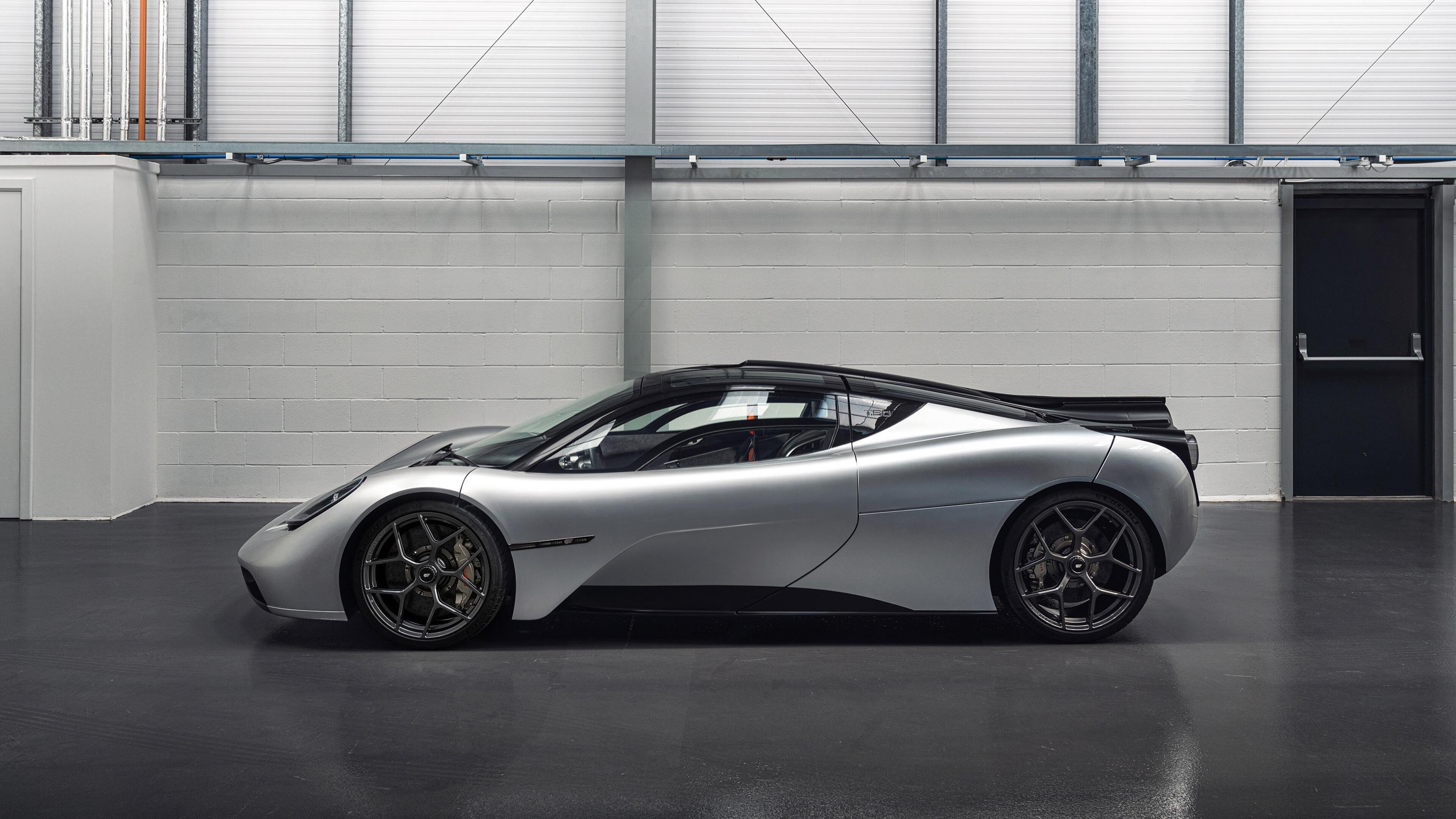 天平两端，库里一箭定江山，篮网洪流没万狼